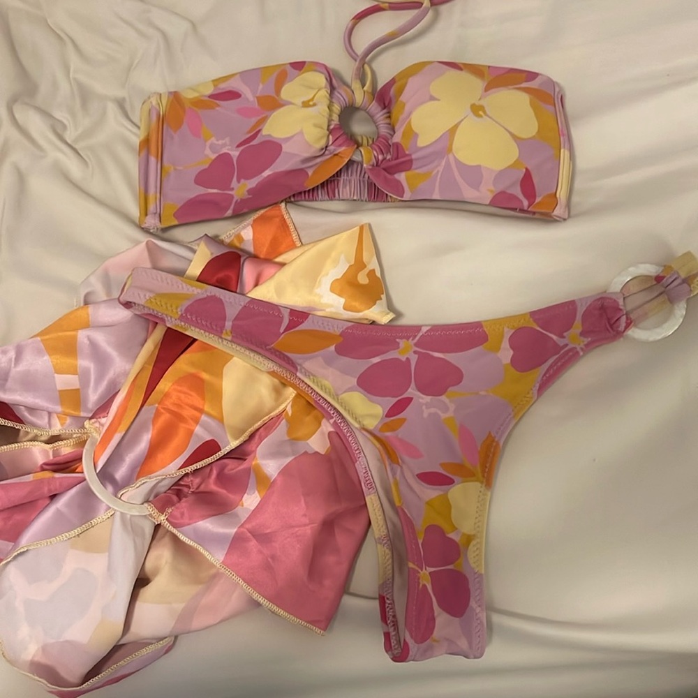 White Fox Swim Multi Colored Floral Bikini with Sarong!!